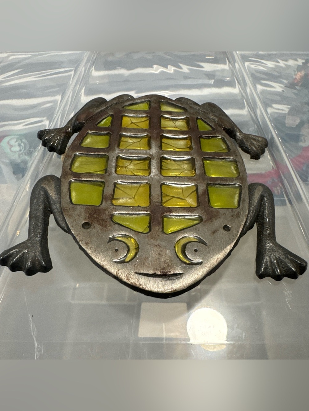 Vintage trivet cast iron, frog, hot plate, stand stained glass moon eyes